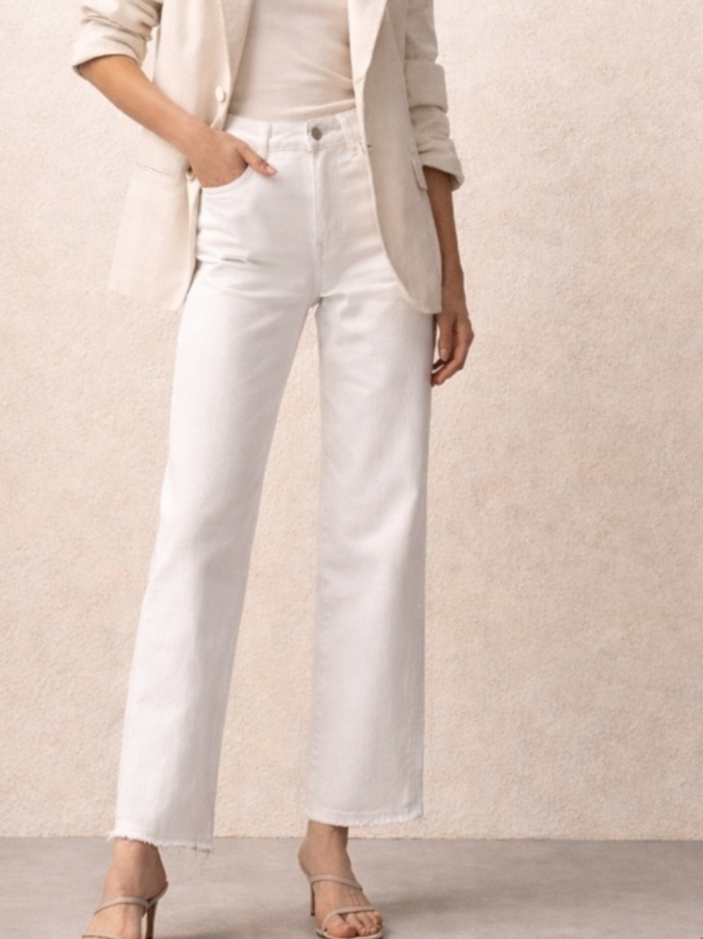 Zara Woman Premium White High Rise wide Leg Jeans Size 2